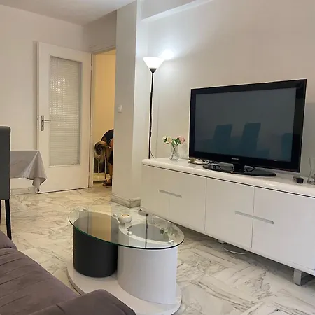 Superbe 3 Pieces Pres Du Port De Nice