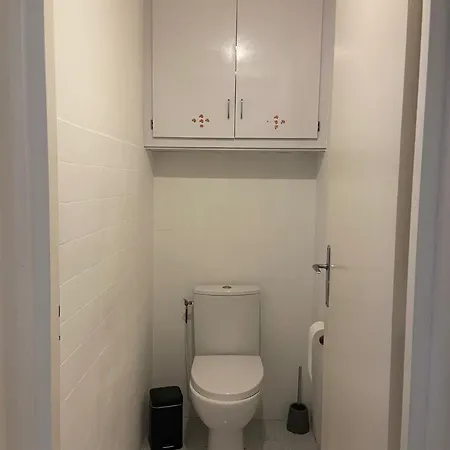 Superbe 3 Pieces Pres Du Port De *