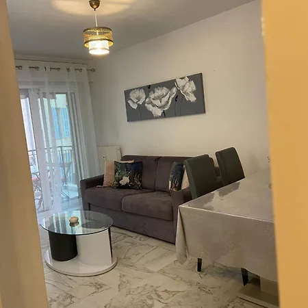 Superbe 3 Pieces Pres Du Port De شقة