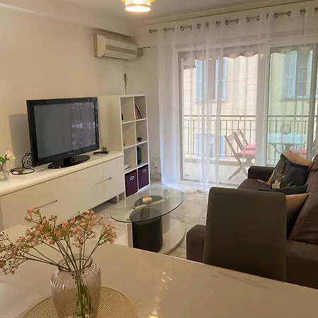 Superbe 3 Pieces Pres Du Port De * نيس