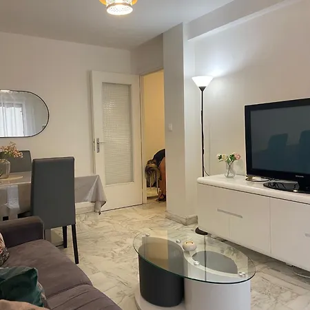 Superbe 3 Pieces Pres Du Port De *