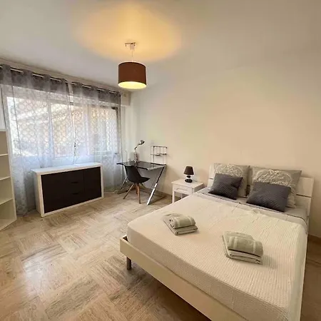 Superbe 3 Pieces Pres Du Port De *