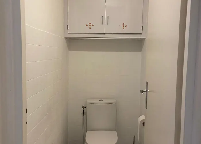 Superbe 3 Pieces Pres Du Port De *