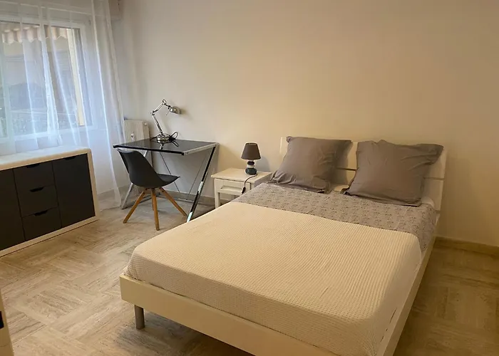 Superbe 3 Pieces Pres Du Port De *