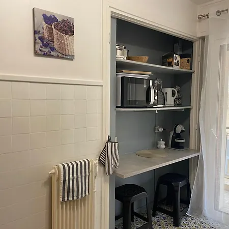 Appartement Superbe 3 Pièces Près Du Port De *