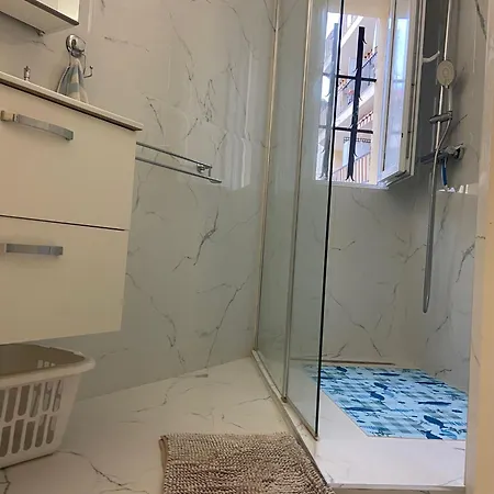 Superbe 3 Pièces Près Du Port De Appartement *